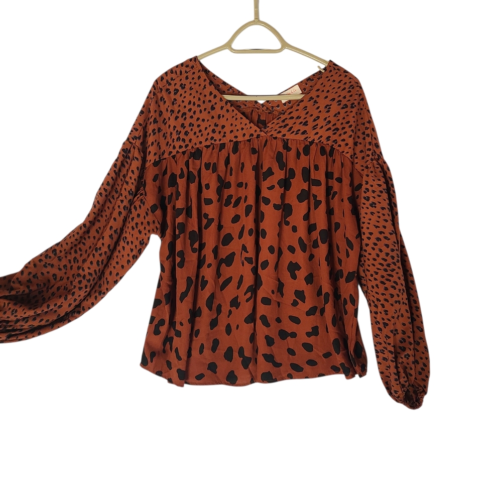Hailey & Co. Chic Leopard Print V-neck Balloon Sleeves Top Black and Rust Small